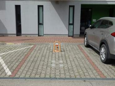 Na predaj 2 vonkajšie parkovacie miesta v Galante West