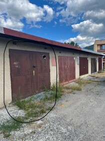 Na predaj murovaná garáž na Okružnej ulici v Zvolene Sekieri