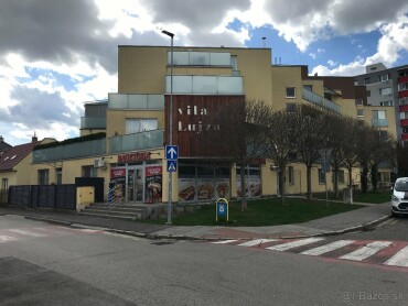 Na predaj garážové miesto v podzemí bytového domu Vila Lujza
