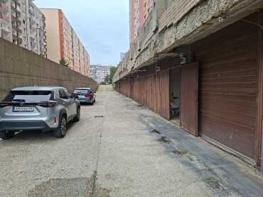Samostatná garáž na predaj v Bratislave, Petržalka, Lachova ulica