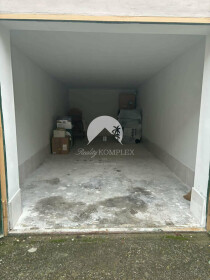 Prenájom garáže v centre Komárna - bezpečné parkovanie