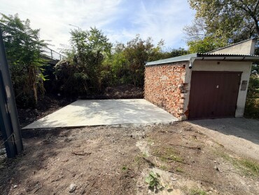Na predaj 2 garážové pozemky v Komárne s výmerou 37 m²