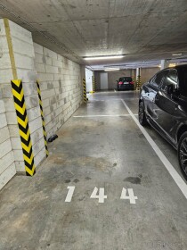 Vnútorné parkovacie miesto na prenájom v Matadorka