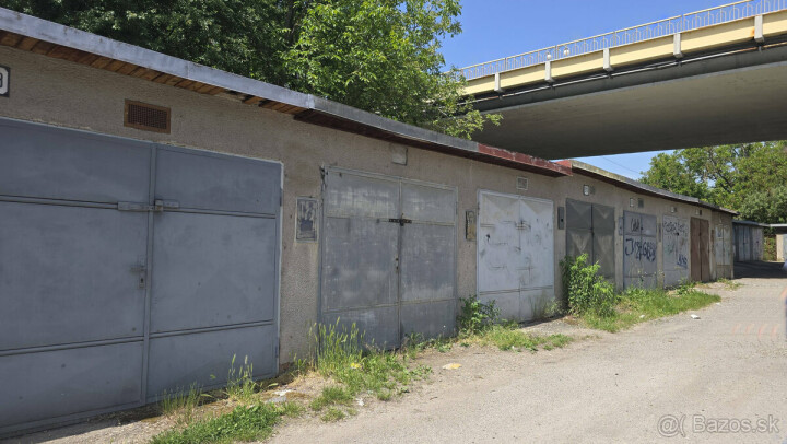 Na predaj murovaná garáž 18 m² vo Zvolene s elektrinou