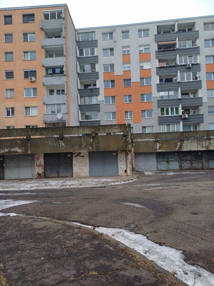 Krátkodobý prenájom garáže na Dudvážskej ulici v Bratislave