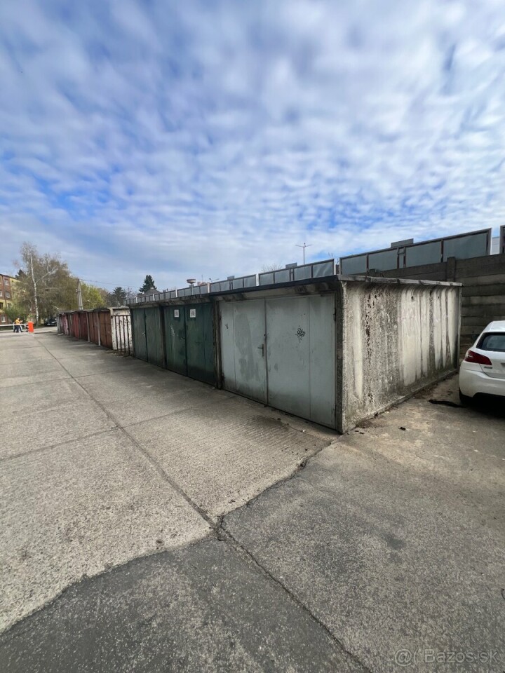 Garáž na prenájom za obchodným centrom Max