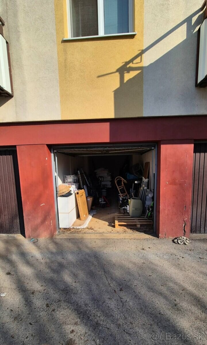 Prenájom garáže 20m2 v Zlatom Potoku - Lieska