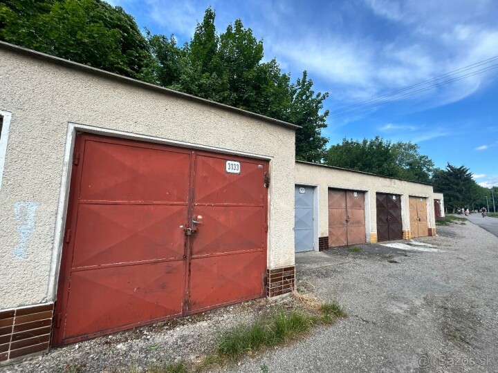 Prenájom garáže 20 m² na Nábrežnej ulici v Považskej Bystrici