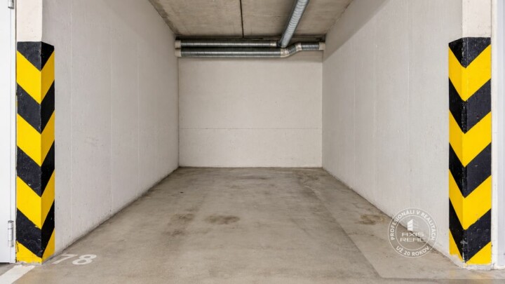 Prenájom garážového státia v samostatnom boxe na Dunajskej ulici