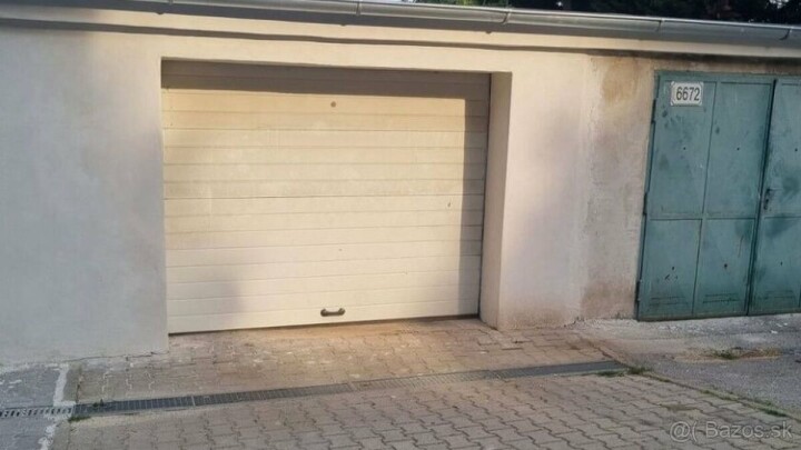 Samostatná garáž 18 m2 na predaj v Starom Meste