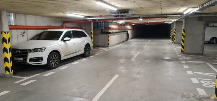 Prenájom priestranného parkovacieho miesta v GRAND KOLIBA, Frankovská 9