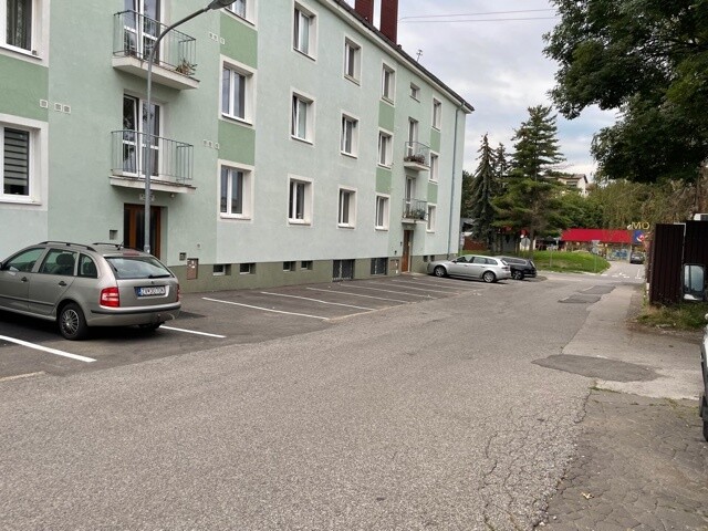Predaj vonkajšieho parkovacieho státia na R. Jašíka vo Zvolene