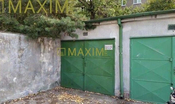 Na predaj samostatná garáž na ulici Planét v Ružinove