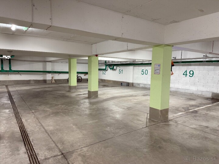 Vnútorné parkovacie miesto v rezidencii Mestský park, Košice