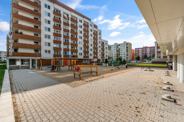 Predaj garážového státia v projekte Nobelova za 20 000€
