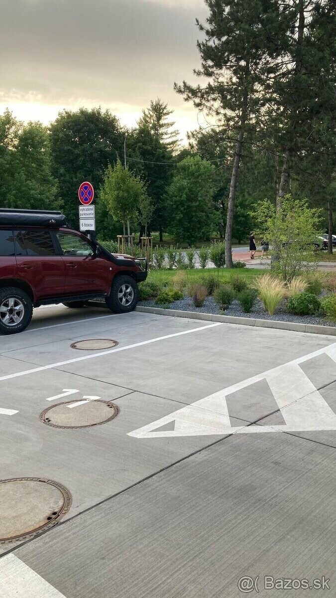 Parkovacie miesto na prenájom v blízkosti centra