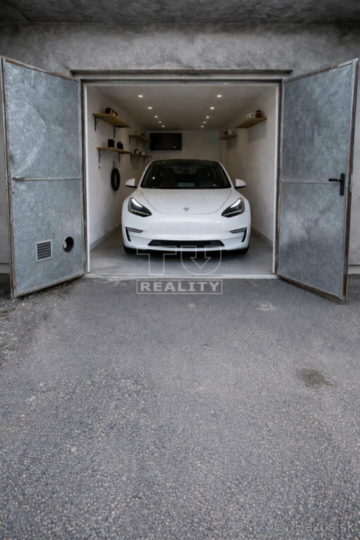 Predaj zateplenej garáže v Trenčíne s elektrickou prípojkou