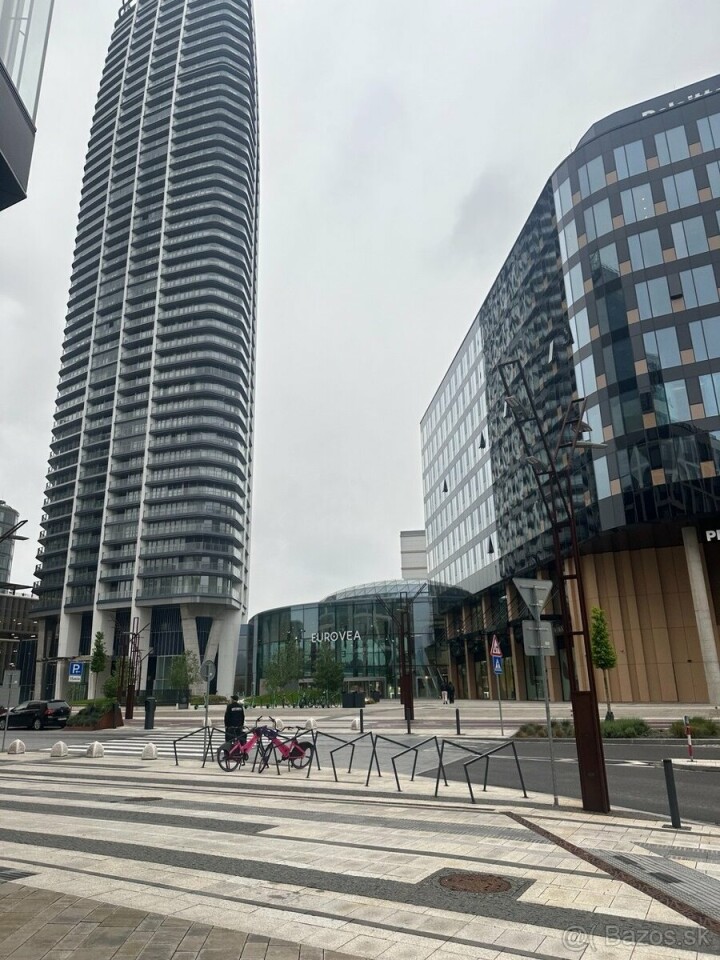 Prenájom vnútorného parkovacieho miesta v Eurovea Tower