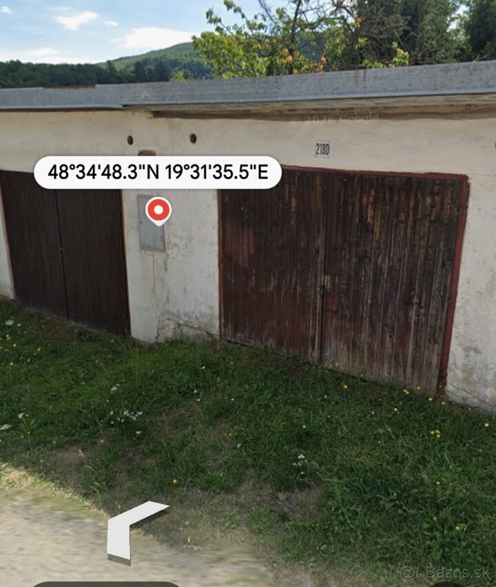 Priestranná garáž s pivnicou na predaj v Hriňovej
