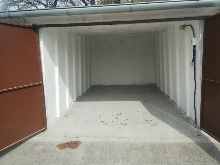 Prenájom garáže v Senici na Hviezdoslavovej ulici