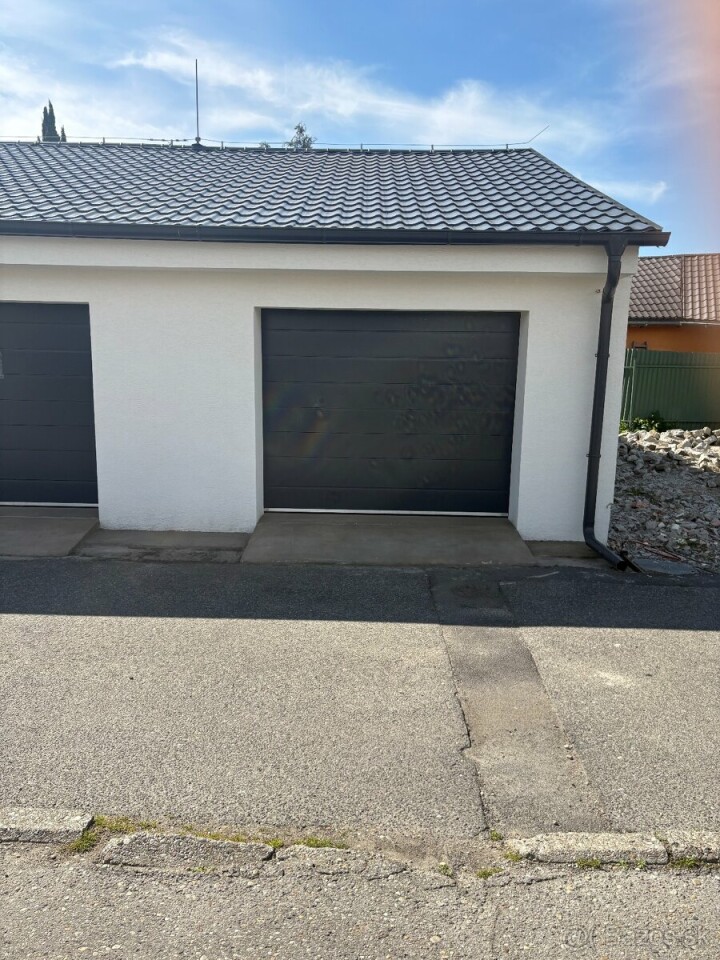 Predaj novej garáže s elektrickou bránou v Komárne