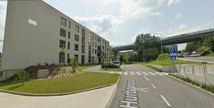 Parkovacie miesto na prenájom na Hurbanovej ulici 20 - 22