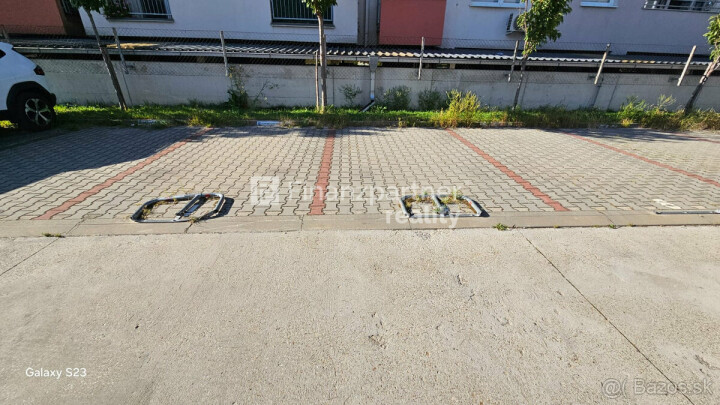 Predaj vonkajšieho parkovacieho miesta v Pezinku na Muškátoch