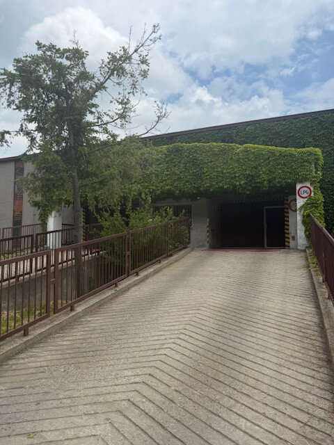 Predaj samostatnej garáže na Dvojkrížnej ulici, Bratislava – Vrakuňa