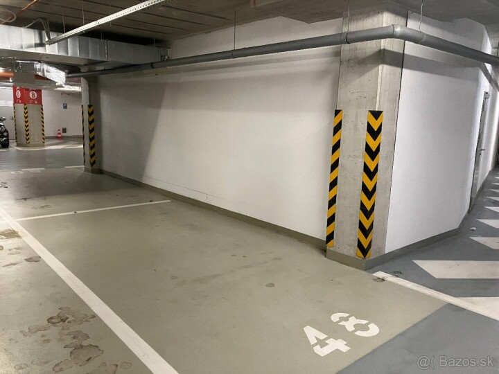 Na prenájom parkovacie miesto v hromadnej garáži City Park Ružinov