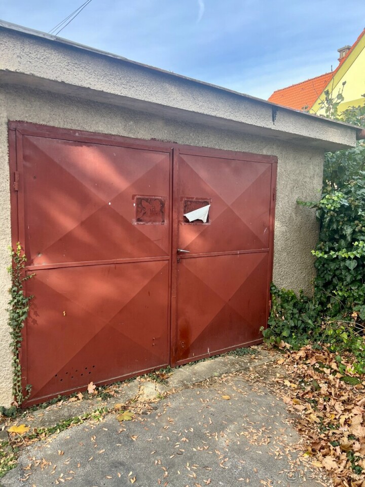 Predaj priestrannej garáže v Novom Meste nad Váhom, Moyzesova ul.