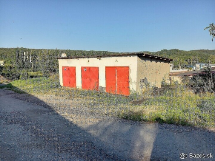 Na predaj trojgaráž 55 m² s pozemkom v Košiciach