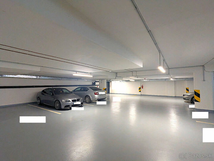 Prenájom 2 vnútorných parkovacích miest v novostavbe blízko centra