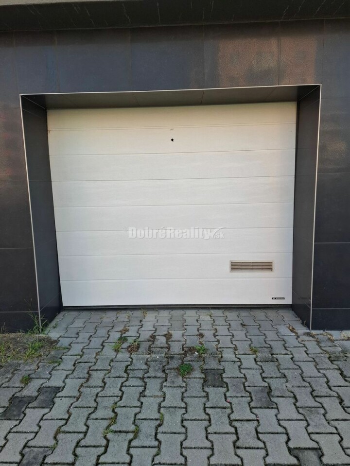 Prenájom garáže s elektrinou na Andovskej ulici