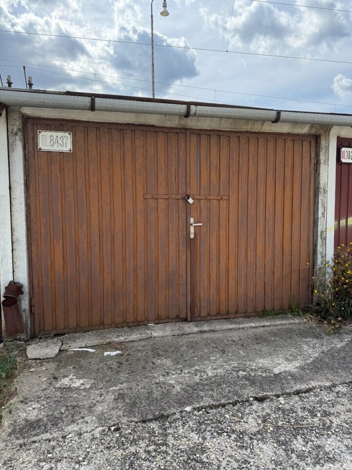 Predaj garáže na Východnej ulici v Rači