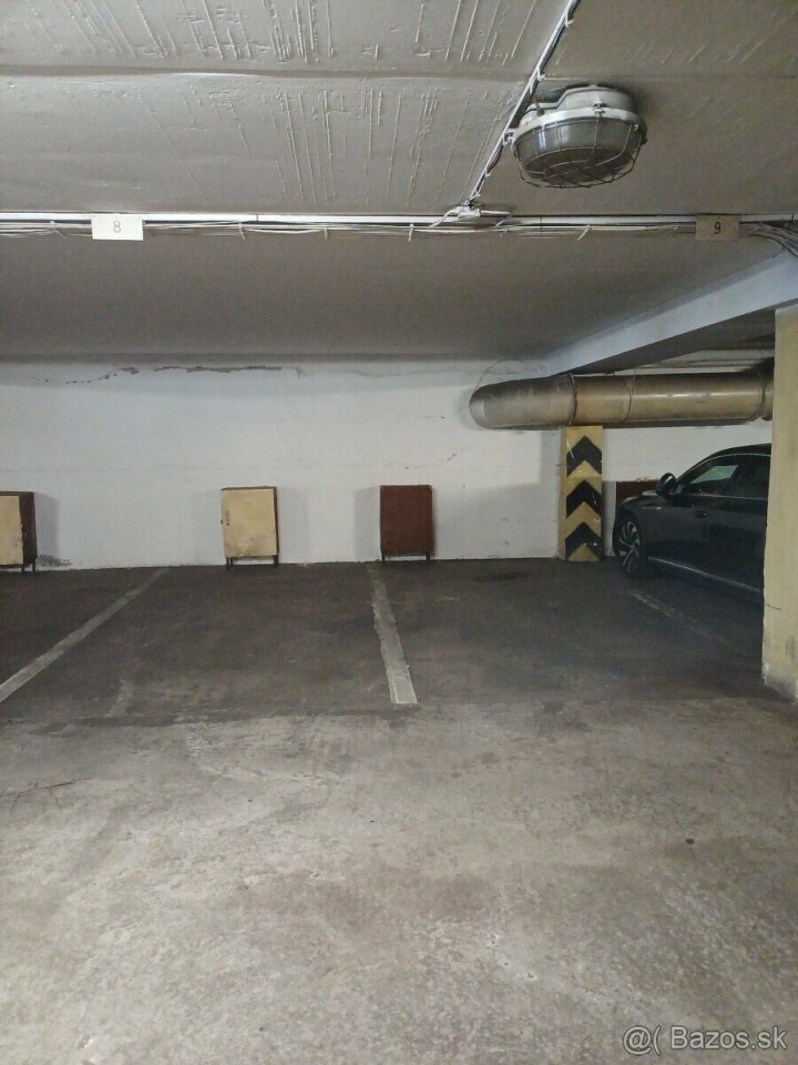 Prenájom vnútorného parkovacieho státia na Stodolovej ulici v Ružinove
