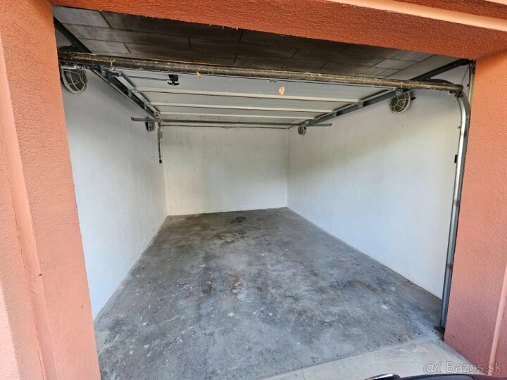 Priestranná garáž na prenájom v Bojniciach