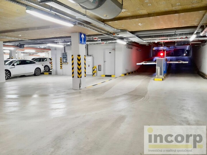 Garážové parkovacie miesto na predaj v Záhorskej Bystrici