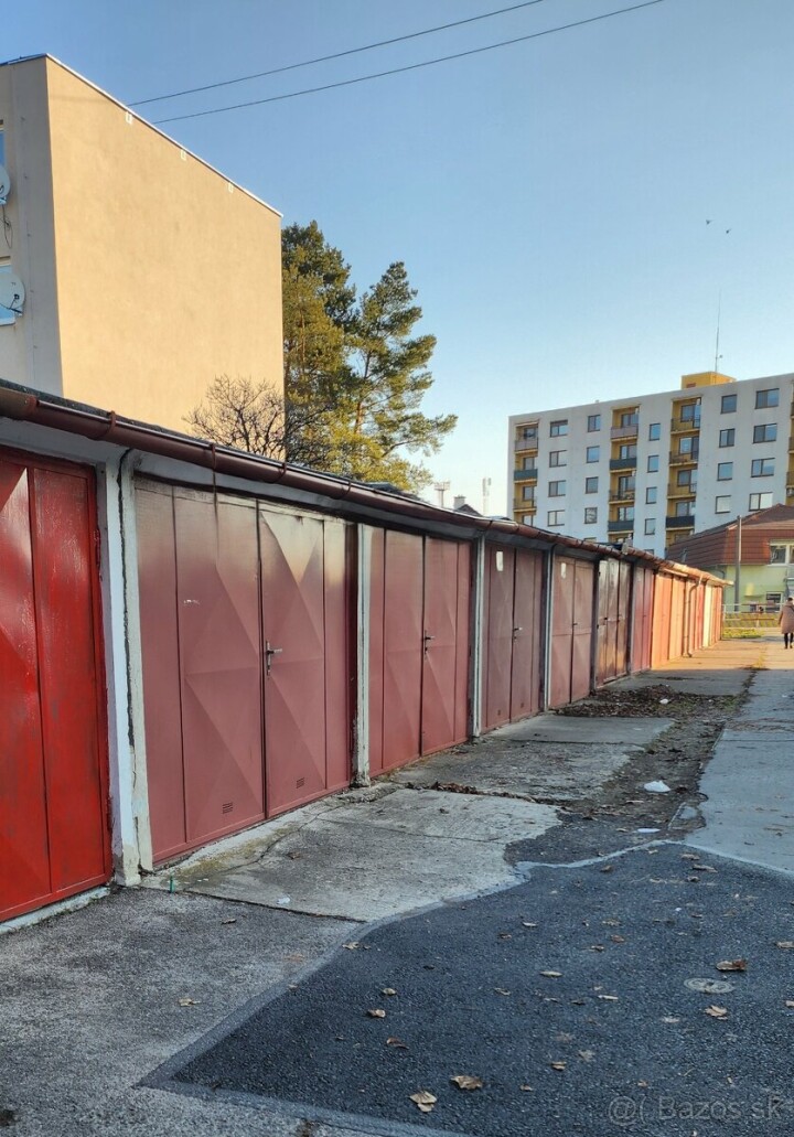 Na predaj garáž s montážnou jamou v Novom Meste n/V, ul. Krátka