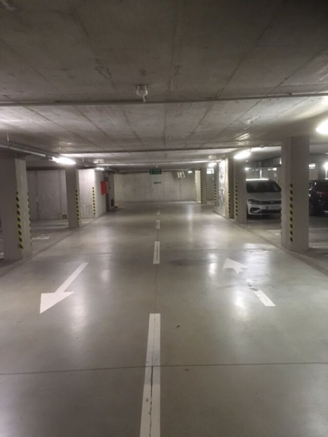 Na predaj priestranné garážové státie v Bratislave