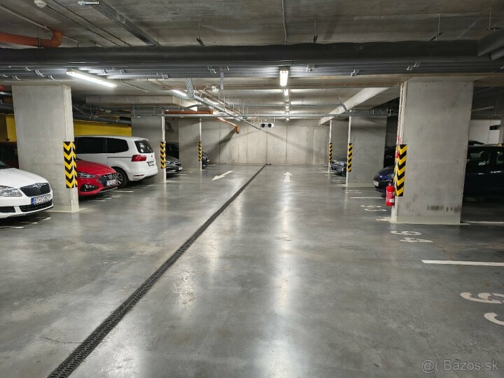 Na predaj garážové státie v Slnečniciach na ulici Zuzany Chalupovej