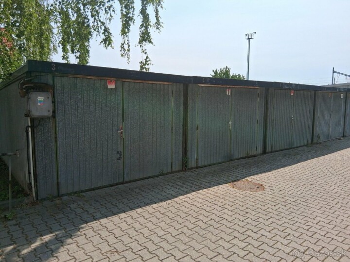 Prenájom 3 garáží na Moyzesovej ulici v Pezinku