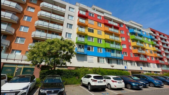 Na predaj garáž pre motorku v novostavbe – 7,21 m², Ul. Lužná